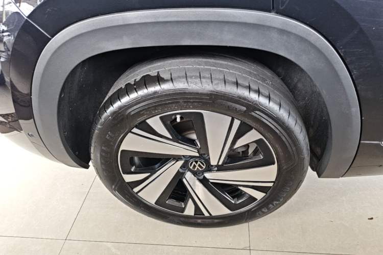 Used Volkswagen Teramont X 2023 Revised 380TSI Four-Wheel Drive Prestige Luxury Edition Right Rear Wheel Hub