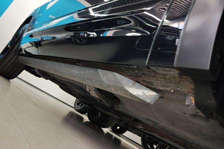 Used Volkswagen Teramont X 2023 380TSI Four-Wheel Drive Prestige Flagship Edition Right Side Sill