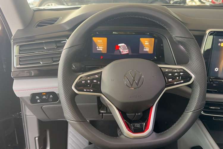 Used Volkswagen Teramont X 2023 Revised Version 330TSI Two-Wheel-Drive Luxury Edition Steering Wheel