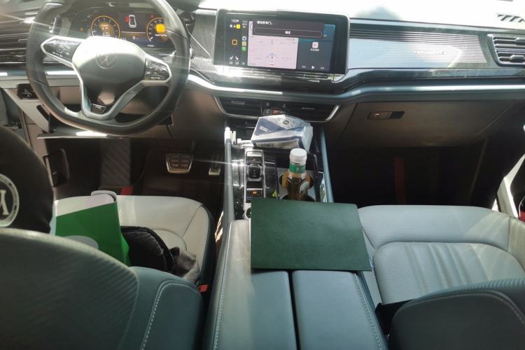 Used Volkswagen Teramont X 2023 380TSI Four-Wheel Drive Qingyun Limited Edition Center Console