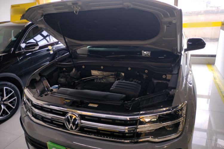 Used Volkswagen Teramont X 2023 Revised Version 330TSI Two-Wheel-Drive Luxury Edition Engine Bay