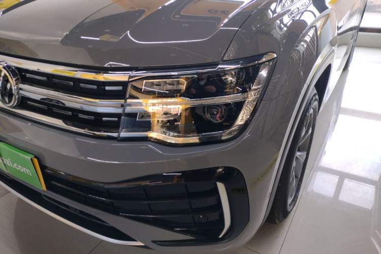 Used Volkswagen Teramont X 2023 Revised Version 330TSI Two-Wheel-Drive Luxury Edition Left Front Headlight