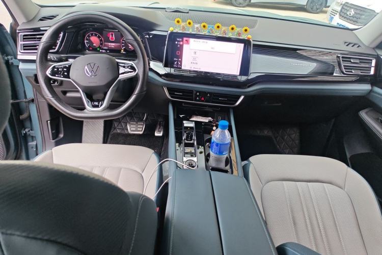 Used Volkswagen Teramont X 2023 380TSI Four-Wheel Drive Qingyun Limited Edition Center Console