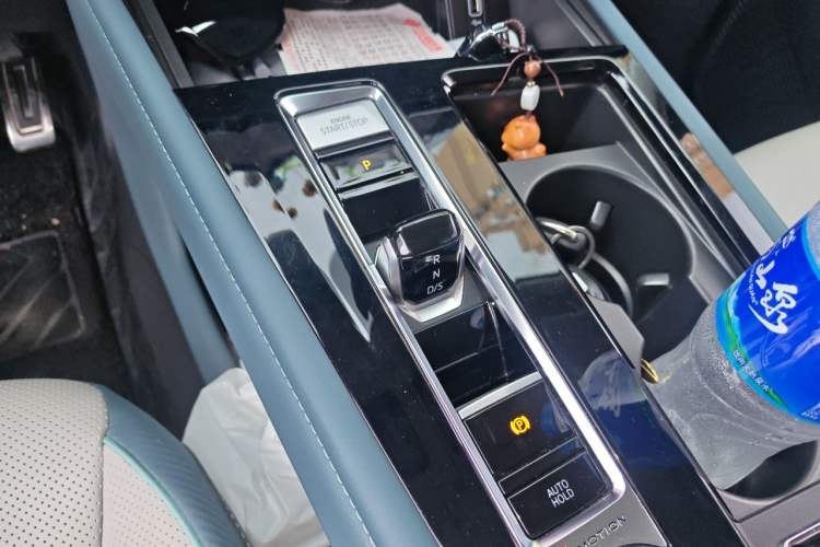 Used Volkswagen Teramont X 2023 380TSI Four-Wheel Drive Qingyun Limited Edition Gear Lever
