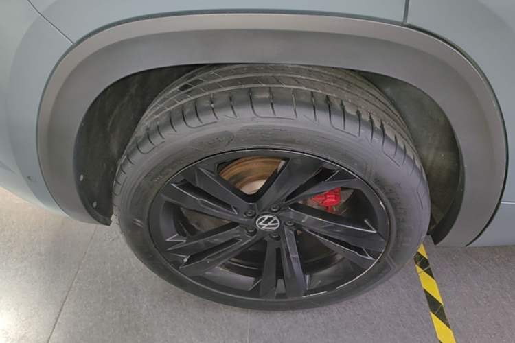 Used Volkswagen Teramont X 2023 380TSI Four-Wheel Drive Qingyun Limited Edition Right Rear Wheel Hub