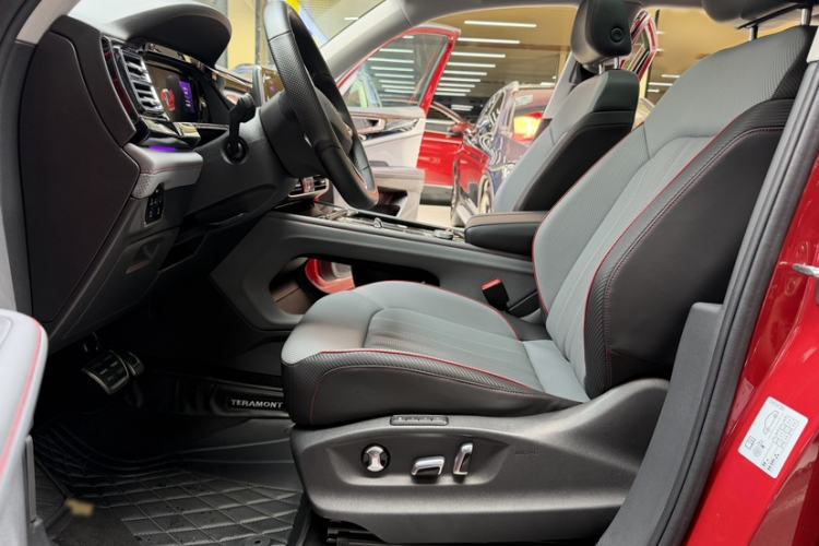 Used Volkswagen Teramont X 2023 530 V6 Four-Wheel Drive Prestige Luxury Edition Interior 12