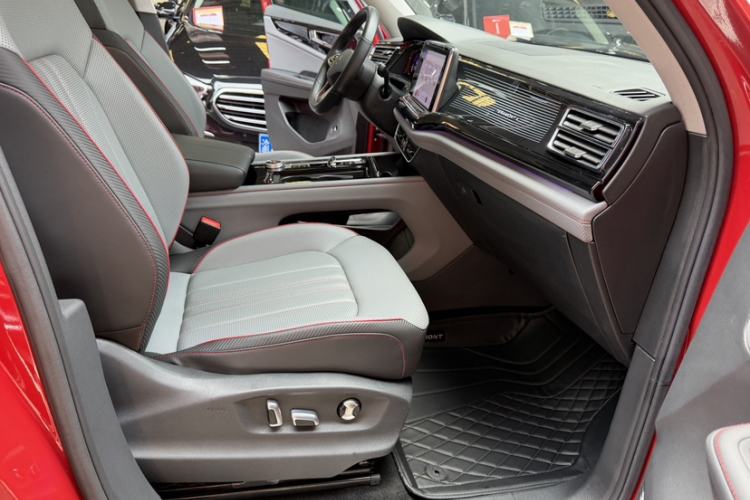 Used Volkswagen Teramont X 2023 530 V6 Four-Wheel Drive Prestige Luxury Edition Interior 2