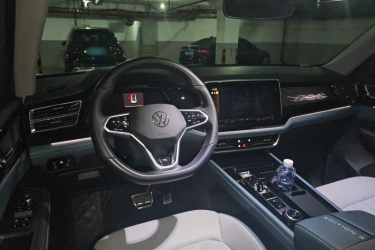 Used Volkswagen Teramont X 2023 380TSI Four-Wheel Drive Luxury Edition Center Console