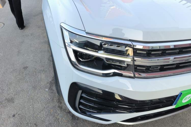 Used Volkswagen Teramont X 2023 380TSI Four-Wheel Drive Luxury Edition Right Front Headlight