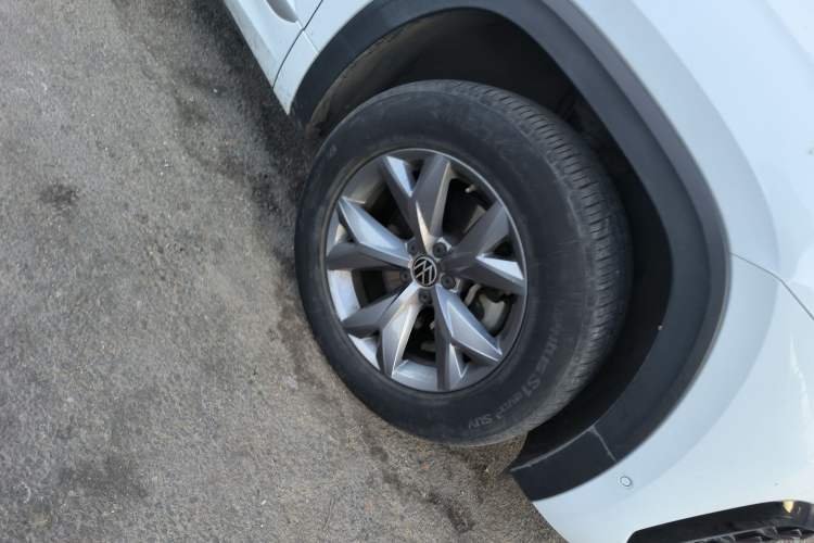 Used Volkswagen Teramont X 2023 380TSI Four-Wheel Drive Luxury Edition Right Front Wheel Hub
