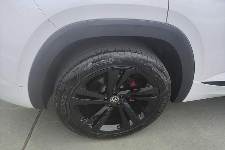 Used Volkswagen Teramont X 2023 380TSI Four-Wheel Drive Prestige Luxury Edition Right Rear Wheel Hub
