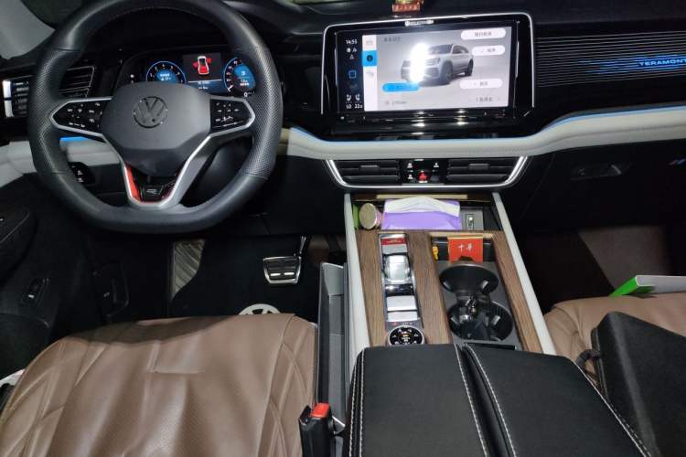 Used Volkswagen Teramont X 2024 380TSI All-Wheel Drive Longyao Edition Audio And AC Panel
