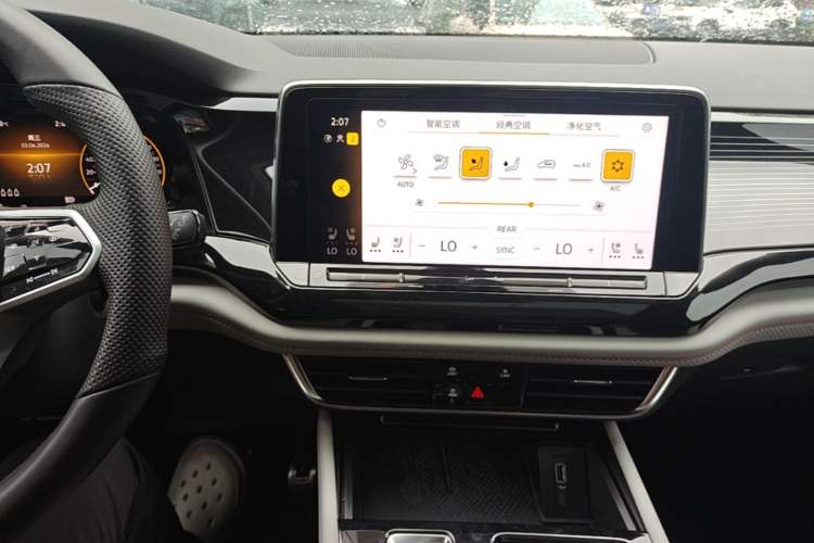 Used Volkswagen Teramont X 2024 380TSI Four-Wheel Drive Longxiang Edition Audio And AC Panel