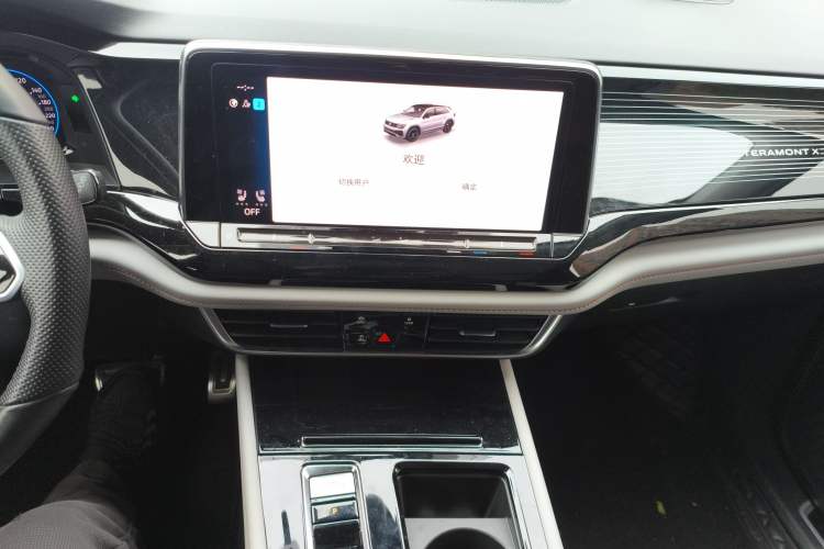 Used Volkswagen Teramont X 2024 380TSI Four-Wheel Drive Prestige Luxury Edition Audio And AC Panel