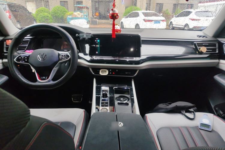 Used Volkswagen Teramont X 2024 380TSI All-Wheel Drive Longyao Edition Center Console