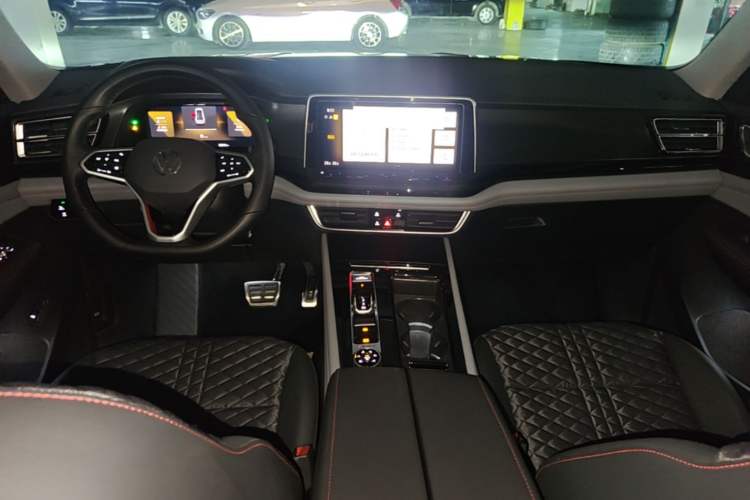 Used Volkswagen Teramont X 2024 380TSI Four-Wheel Drive Luxury Edition Center Console