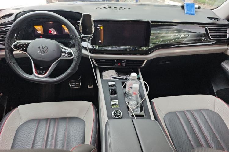 Used Volkswagen Teramont X 2024 380TSI All-Wheel Drive Longyao Edition Center Console