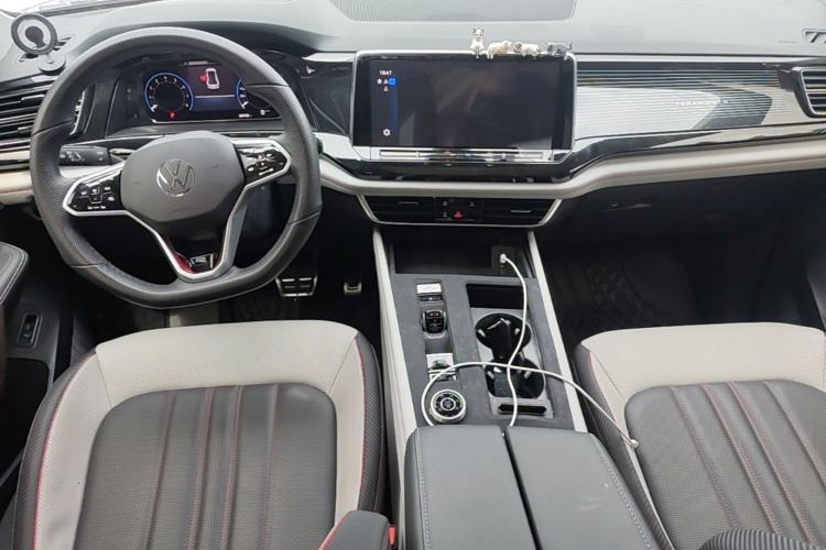 Used Volkswagen Teramont X 2024 380TSI Four-Wheel Drive Prestige Flagship Edition Center Console