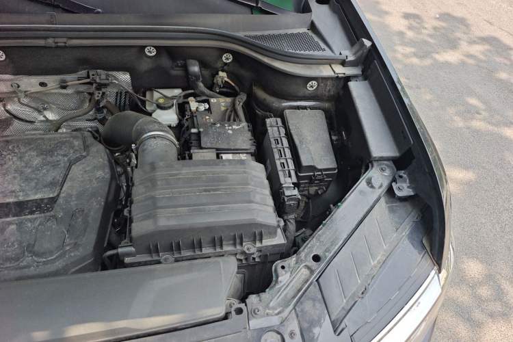 Used Volkswagen Teramont X 2024 380TSI All-Wheel Drive Longyao Edition Engine Bay Left