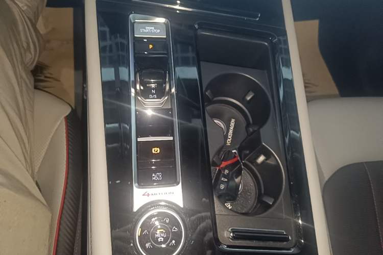 Used Volkswagen Teramont X 2024 380TSI All-Wheel Drive Longyao Edition Gear Lever