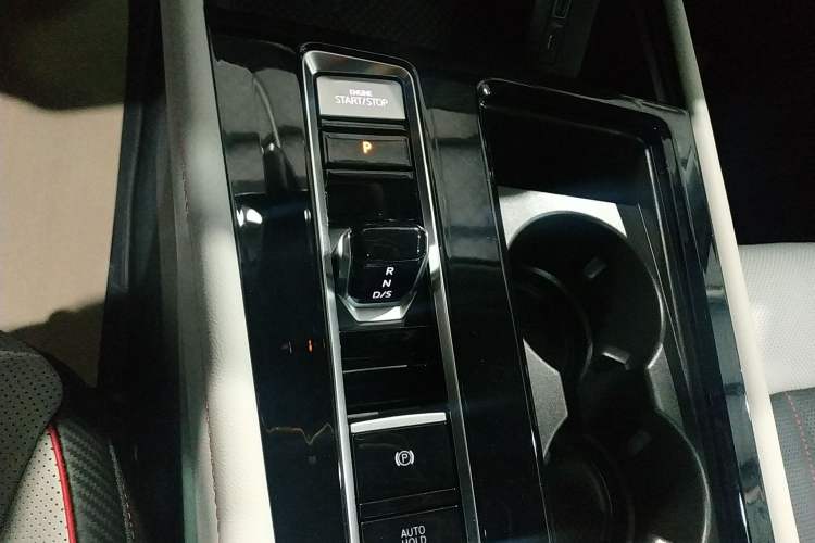 Used Volkswagen Teramont X 2024 380TSI Four-Wheel Drive Longxiang Edition Gear Lever