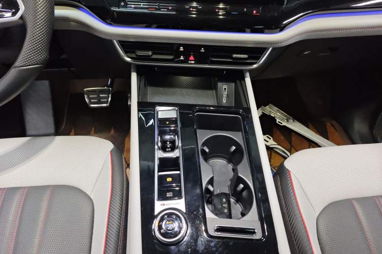 Used Volkswagen Teramont X 2024 380TSI All-Wheel Drive Longyao Edition Gear Lever