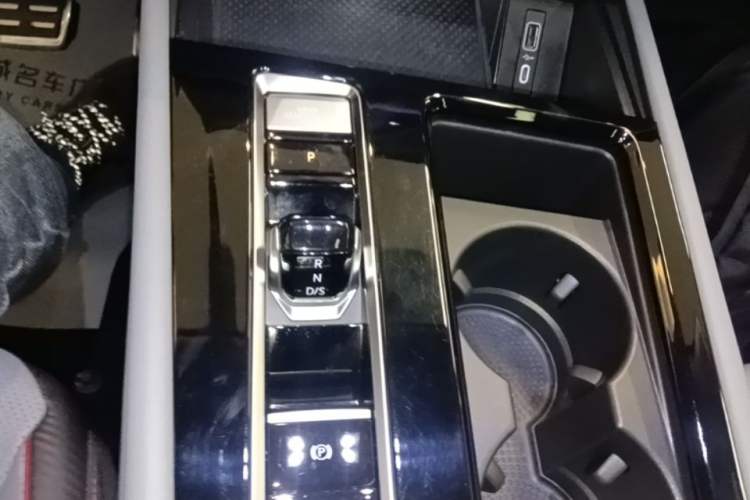 Used Volkswagen Teramont X 2024 380TSI Four-Wheel Drive Prestige Luxury Edition Gear Lever