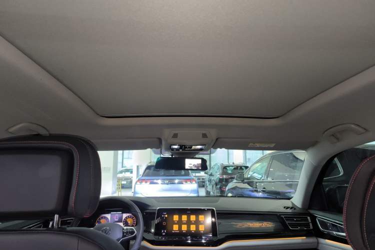 Used Volkswagen Teramont X 2024 380TSI All-Wheel Drive Longyao Edition Headliner