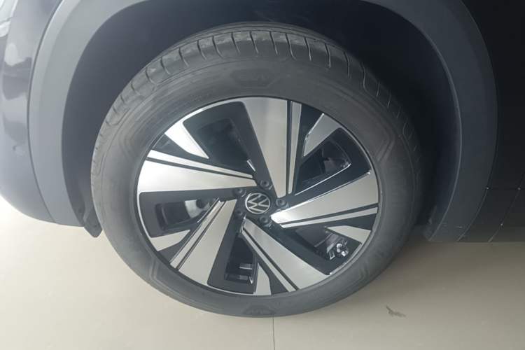 Used Volkswagen Teramont X 2024 380TSI All-Wheel Drive Longyao Edition Left Front Wheel Hub