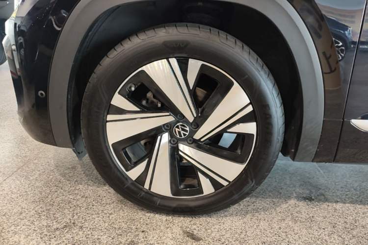 Used Volkswagen Teramont X 2024 380TSI All-Wheel Drive Longyao Edition Left Front Wheel Hub