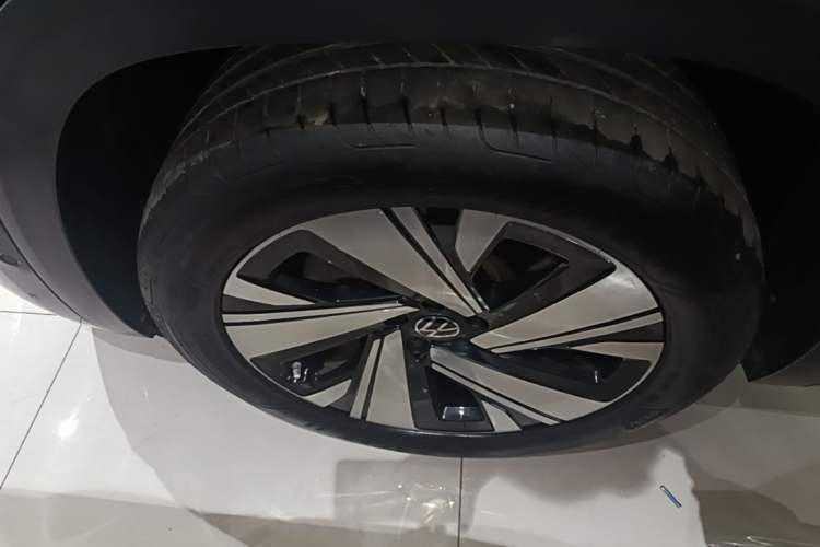 Used Volkswagen Teramont X 2024 380TSI Four-Wheel Drive Prestige Luxury Edition Left Front Wheel Hub