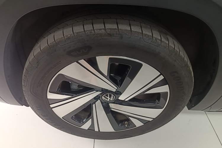 Used Volkswagen Teramont X 2024 380TSI All-Wheel Drive Longyao Edition Left Front Wheel Hub