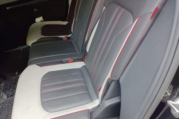 Used Volkswagen Teramont X 2024 380TSI Four-Wheel Drive Prestige Luxury Edition Left Rear Seat
