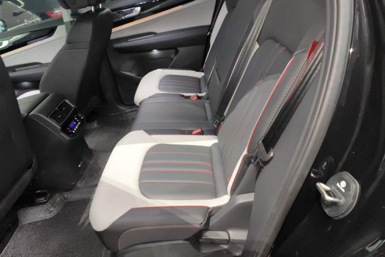 Used Volkswagen Teramont X 2024 380TSI All-Wheel Drive Longyao Edition Left Rear Seat