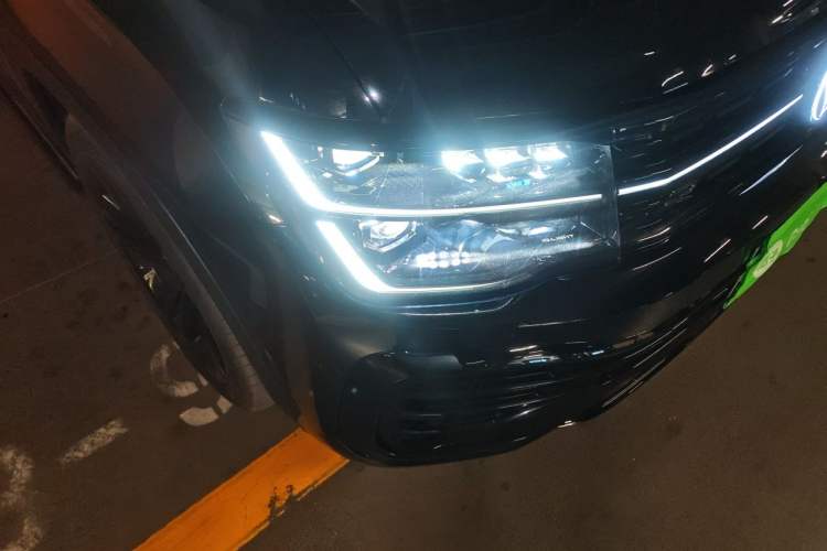 Used Volkswagen Teramont X 2024 380TSI Four-Wheel Drive Longxiang Edition Right Front Headlight