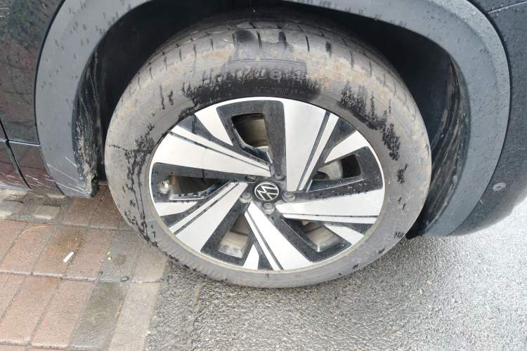 Used Volkswagen Teramont X 2024 380TSI All-Wheel Drive Longyao Edition Right Front Wheel Hub
