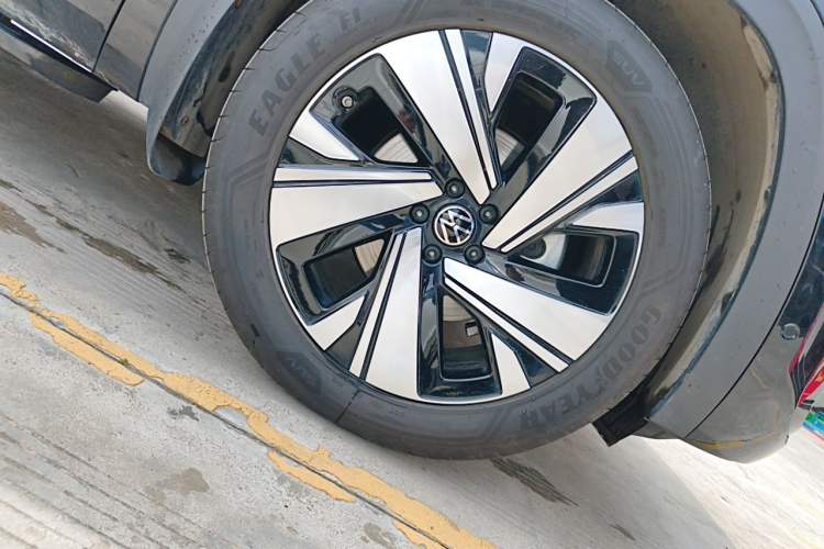 Used Volkswagen Teramont X 2024 380TSI All-Wheel Drive Longyao Edition Right Front Wheel Hub