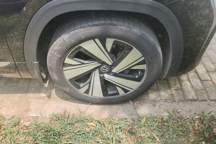 Used Volkswagen Teramont X 2024 380TSI Four-Wheel Drive Prestige Luxury Edition Right Front Wheel Hub