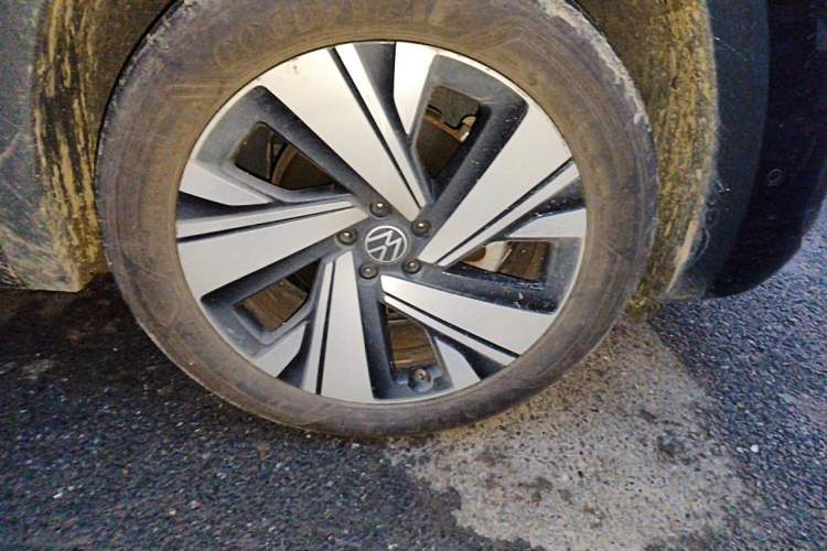Used Volkswagen Teramont X 2024 380TSI Four-Wheel Drive Prestige Luxury Edition Right Front Wheel Hub