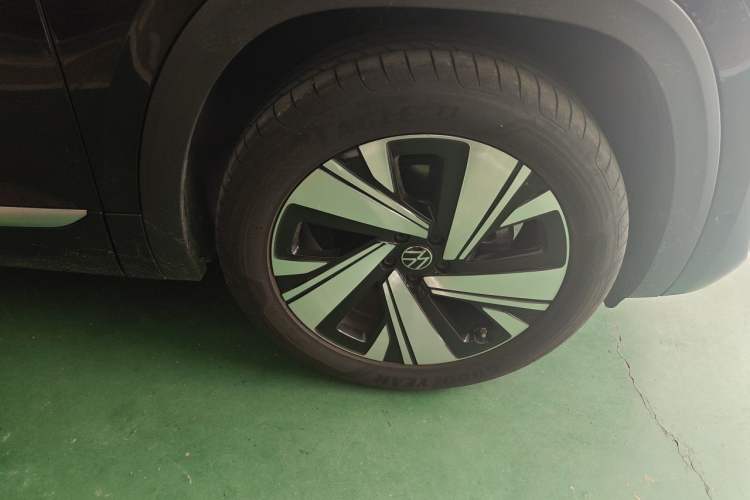 Used Volkswagen Teramont X 2024 380TSI All-Wheel Drive Longyao Edition Right Front Wheel Hub