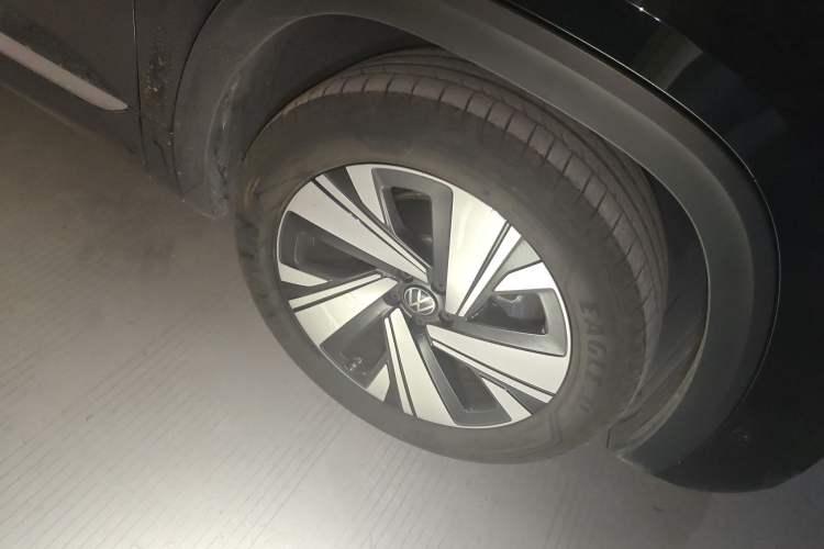 Used Volkswagen Teramont X 2024 380TSI All-Wheel Drive Longyao Edition Right Front Wheel Hub