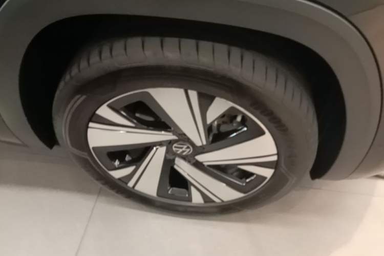 Used Volkswagen Teramont X 2024 380TSI Four-Wheel Drive Prestige Luxury Edition Right Front Wheel Hub