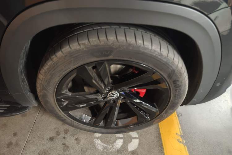 Used Volkswagen Teramont X 2024 380TSI Four-Wheel Drive Longxiang Edition Right Front Wheel Hub