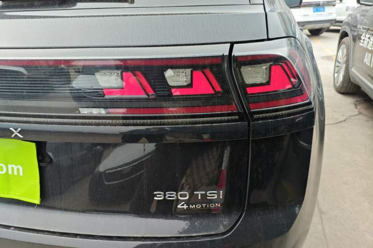 Used Volkswagen Teramont X 2024 380TSI Four-Wheel Drive Longxiang Edition Right Rear Taillight