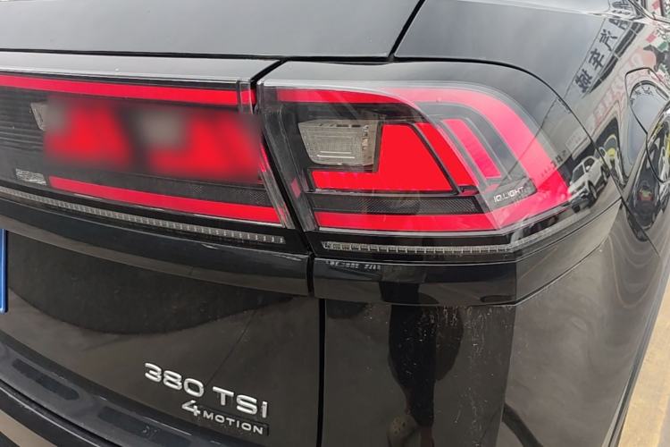 Used Volkswagen Teramont X 2024 380TSI Four-Wheel Drive Prestige Flagship Edition Right Rear Taillight