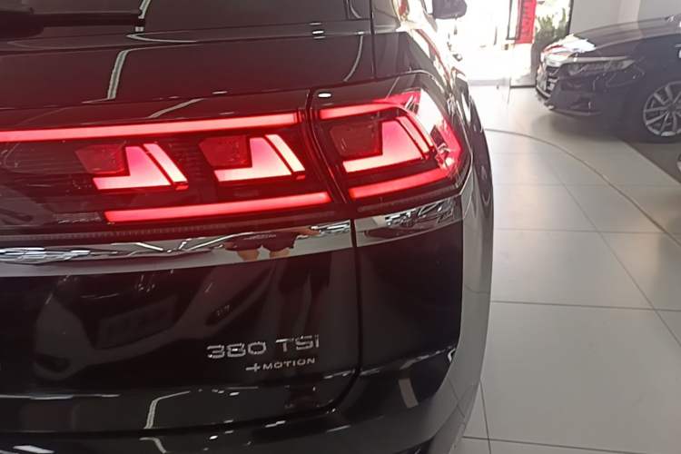 Used Volkswagen Teramont X 2024 380TSI All-Wheel Drive Longyao Edition Right Rear Taillight