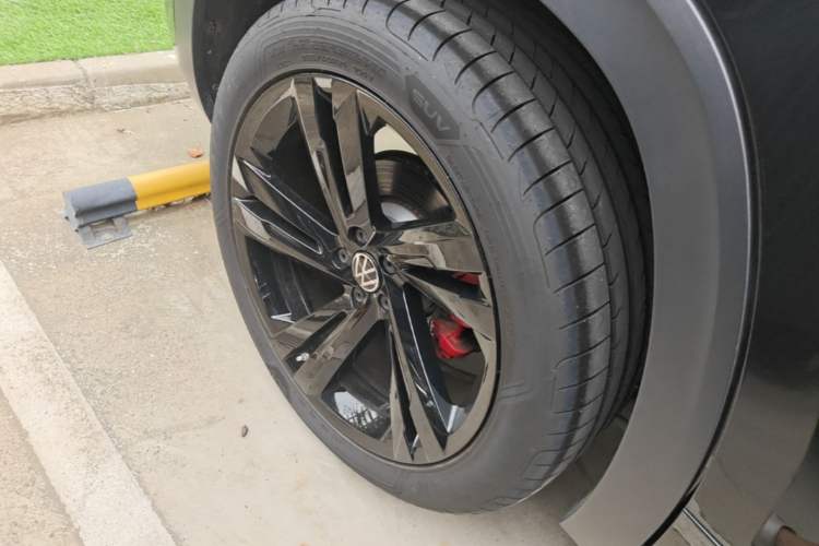Used Volkswagen Teramont X 2024 380TSI Four-Wheel Drive Longxiang Edition Right Rear Wheel Hub