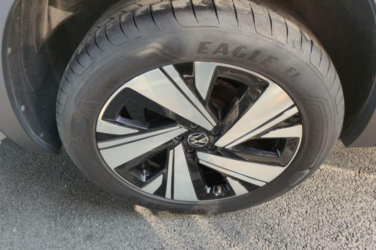 Used Volkswagen Teramont X 2024 380TSI Four-Wheel Drive Prestige Luxury Edition Right Rear Wheel Hub