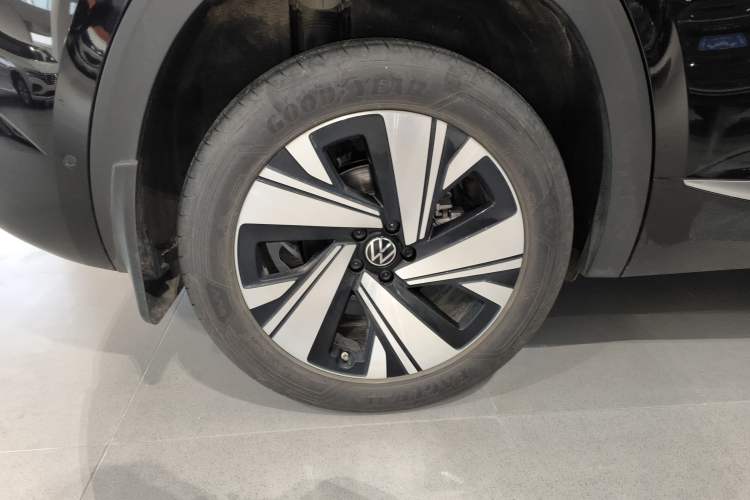 Used Volkswagen Teramont X 2024 380TSI All-Wheel Drive Longyao Edition Right Rear Wheel Hub