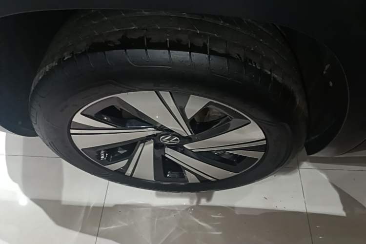 Used Volkswagen Teramont X 2024 380TSI Four-Wheel Drive Prestige Luxury Edition Right Rear Wheel Hub